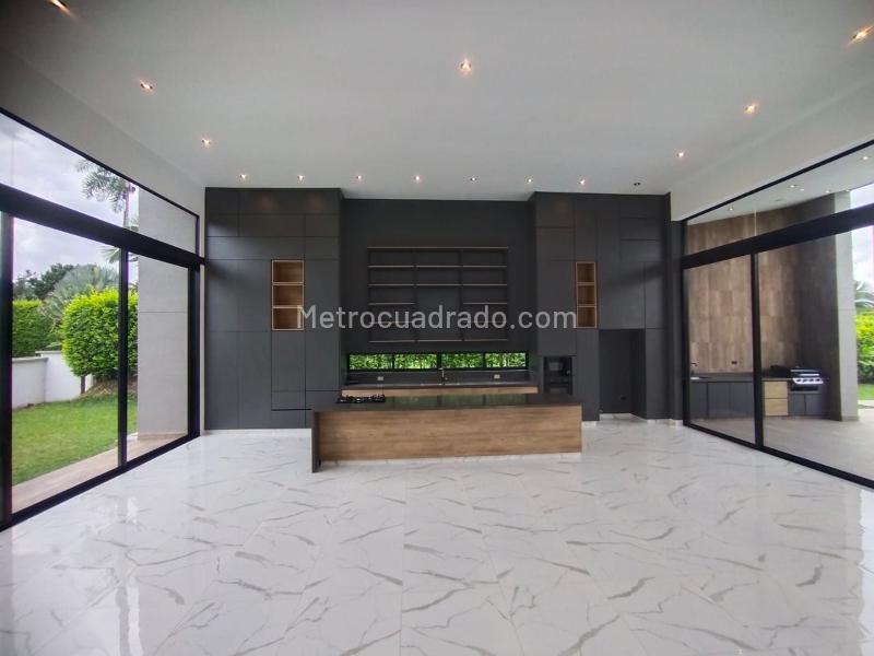 Casa – AMCO, Area Metropolitana Centro Occidente, Crucero de Combia - Más
