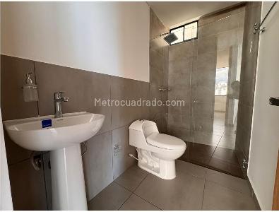 Apartamento de 2 alcobas en venta en Pinares, Pereira, 84 m² · foto 13 de 14