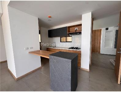 Apartamento de 2 alcobas en venta en Pinares, Pereira, 84 m² · foto 4 de 14
