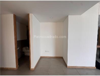Apartamento de 2 alcobas en venta en Pinares, Pereira, 84 m² · foto 6 de 14