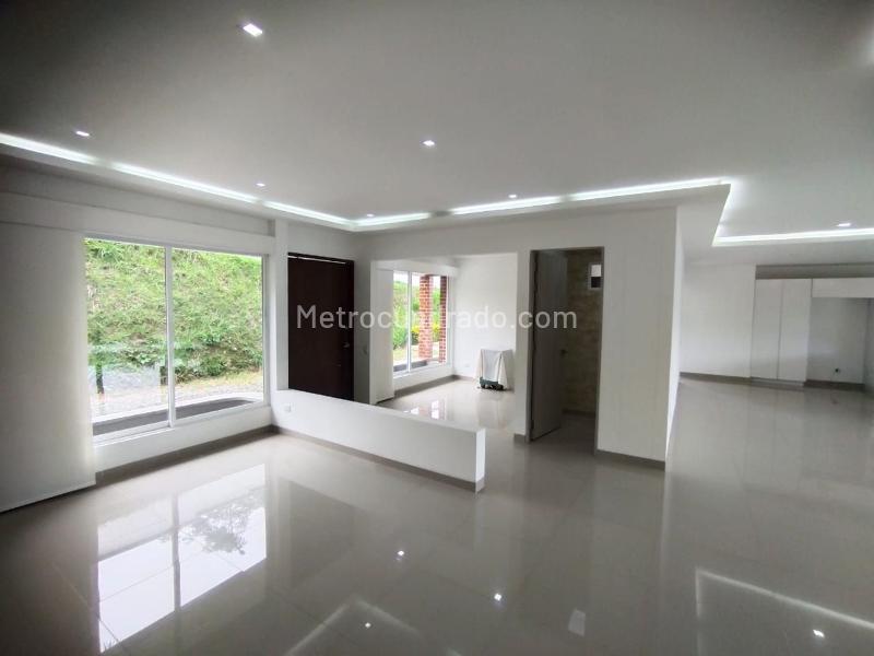 Casa – AMCO, Area Metropolitana Centro Occidente, Crucero de Combia - Más