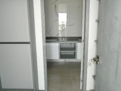 Apartamento en venta en Pinares Alto, Pereira · foto 5 de 14