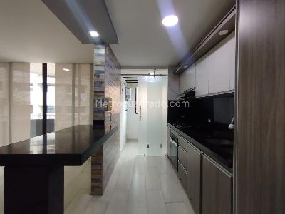 Apartamento en venta en Alamos, Pereira · foto 2 de 13