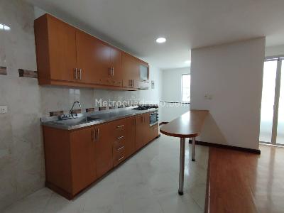 Apartamento en venta en Pinares Alto, Pereira · foto 3 de 11