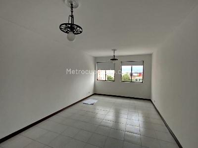 Apartamento en venta en Pinares, Pereira · foto 2 de 9