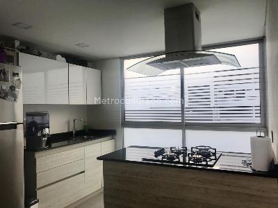 Apartamento de 2 alcobas en venta en Maraya, Pereira, 114 m² · foto 4 de 10