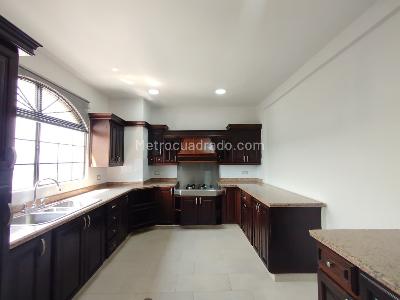Apartamento en venta en Alamos, Pereira · foto 2 de 12