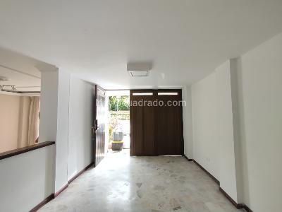 Casa de 3 alcobas en venta en Alamos, Pereira, 213 m² · foto 2 de 17