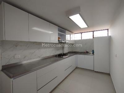 Casa de 3 alcobas en venta en Alamos, Pereira, 213 m² · foto 5 de 17