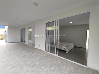 Casa de 4 alcobas en arriendo en San Luis, Pereira, 576 m² · foto 9 de 18