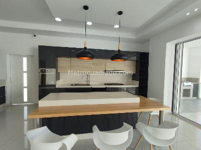 Casa de 4 alcobas en arriendo en San Luis, Pereira, 576 m² · foto 4 de 18