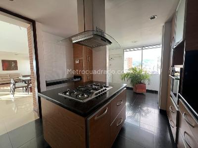 Apartamento en venta en Pinares, Pereira · foto 5 de 14