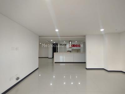 Apartamento en venta en Pinares, Pereira · foto 2 de 13