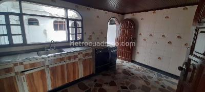 Casa de 5 alcobas en venta en Alamos, Pereira, 374 m² · foto 5 de 6