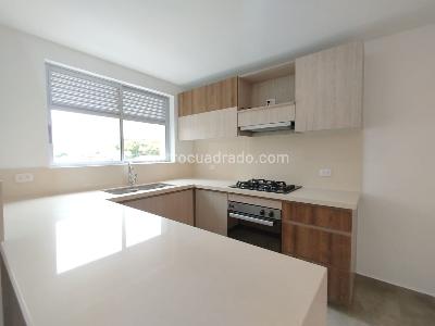 Apartamento en venta en Pinares, Pereira · foto 2 de 8