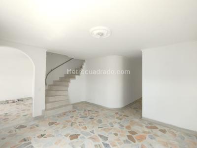 Casa en venta en Alamos, Pereira · foto 2 de 10