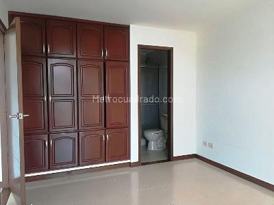Apartamento de 3 alcobas en venta en Los Corales, Pereira, 70 m² · foto 8 de 10