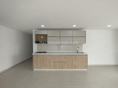 Apartamento en venta en Alamos, Pereira · foto 3 de 13