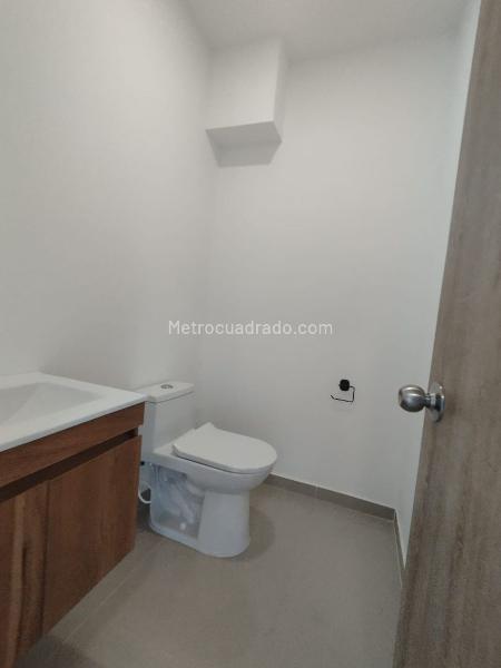 Local Comercial en Arriendo, AVENIDA 30 DE AGOSTO, Pereira - Więcej