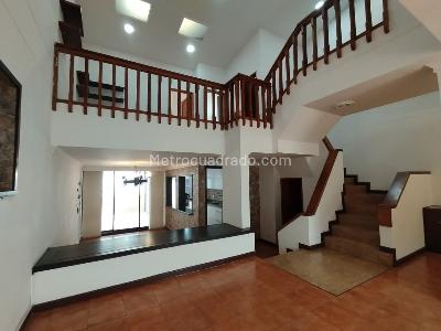 Casa en venta en La Elvira, Pereira · foto 3 de 19