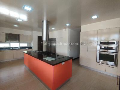 Casa de 5 alcobas en venta en Cerritos, Pereira, 900 m² · foto 2 de 12