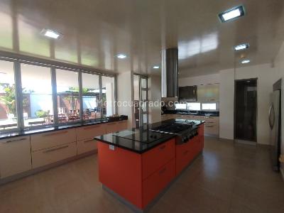 Casa de 5 alcobas en venta en Cerritos, Pereira, 900 m² · foto 4 de 12