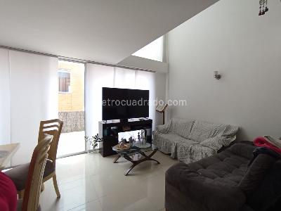 Casa en venta en Unicentro, Pereira · foto 2 de 10