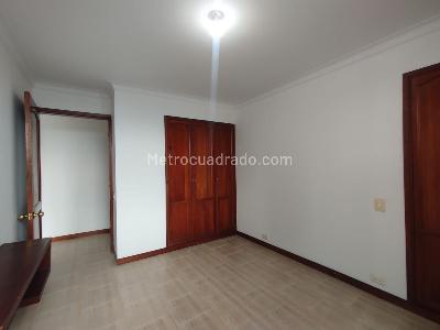Apartamento de 2 alcobas en venta en Pinares, Pereira, 64 m² · foto 7 de 13