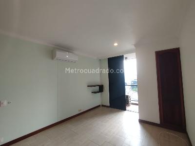 Apartamento de 2 alcobas en venta en Pinares, Pereira, 64 m² · foto 8 de 13