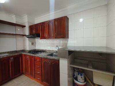 Apartamento de 2 alcobas en venta en Pinares, Pereira, 64 m² · foto 2 de 13
