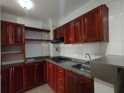 Apartamento de 2 alcobas en venta en Pinares, Pereira, 64 m² · foto 4 de 13