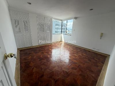 Apartamento en venta en Centro, Pereira · foto 2 de 12