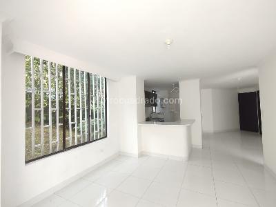 Apartaestudio en venta en Pinares, Pereira, 48 m² · foto 2 de 15