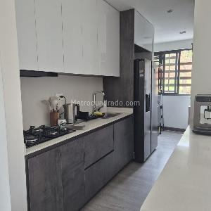 Apartamento en venta en Pinares, Pereira · foto 4 de 19