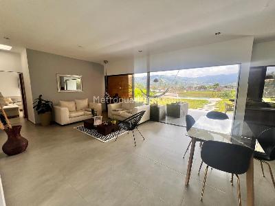 Casa de 4 alcobas en arriendo en Paraje Combia, Pereira, 320 m² · foto 2 de 5