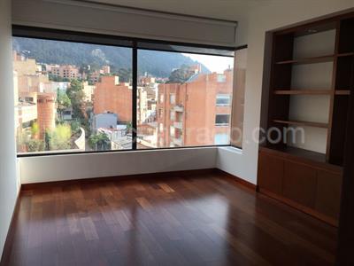 Apartamento de 3 alcobas en venta en Rosales Bella Vista, Bogotá, 274 m² · foto 2 de 7