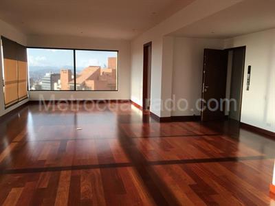 Apartamento de 3 alcobas en venta en Rosales Bella Vista, Bogotá, 274 m² · foto 3 de 7