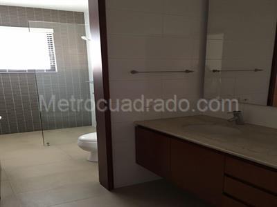 Apartamento de 3 alcobas en venta en Rosales Bella Vista, Bogotá, 274 m² · foto 7 de 7