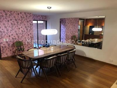 Apartamento de 3 alcobas en venta en Rosales Bella Vista, Bogotá, 274 m² · foto 4 de 19
