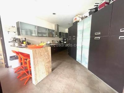 Apartamento de 4 alcobas en venta en La Cabrera, Bogotá, 380 m² · foto 3 de 19