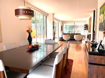 Apartamento de 3 alcobas en venta en Cabrera Chico, Bogotá, 267 m² · foto 2 de 13