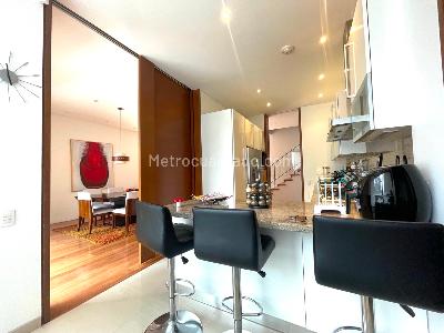 Apartamento de 3 alcobas en venta en Cabrera Chico, Bogotá, 267 m² · foto 5 de 13