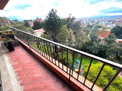 Apartamento de 3 alcobas en venta en Rosales Pietramonte, Bogotá, 219 m² · foto 17 de 20