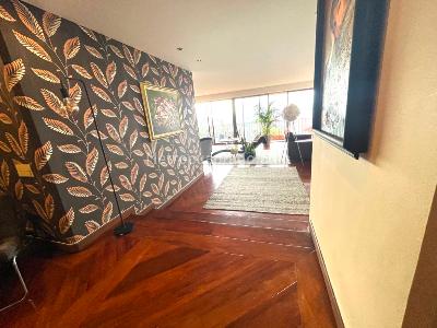 Apartamento de 3 alcobas en venta en Rosales Pietramonte, Bogotá, 219 m² · foto 2 de 20
