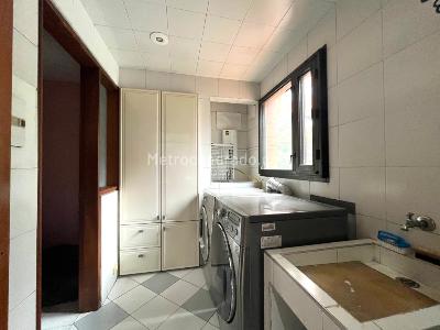 Apartamento de 3 alcobas en venta en Rosales Pietramonte, Bogotá, 219 m² · foto 4 de 20