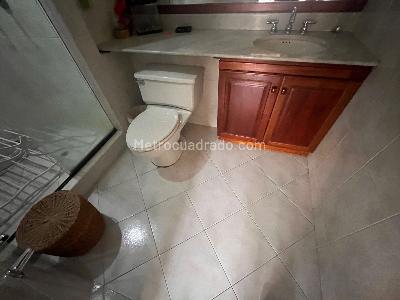 Apartamento de 3 alcobas en venta en Los Rosales Emaus, Bogotá, 279 m² · foto 17 de 20