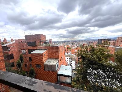 Apartamento de 3 alcobas en venta en Los Rosales Emaus, Bogotá, 279 m² · foto 2 de 20