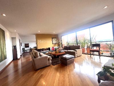 Apartamento de 3 alcobas en venta en Los Rosales Emaus, Bogotá, 279 m² · foto 3 de 20