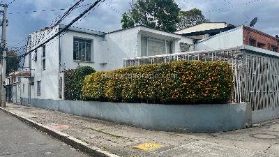 Casa de 4 alcobas en venta en Polo Club, Bogotá, 268 m² · foto 13 de 16