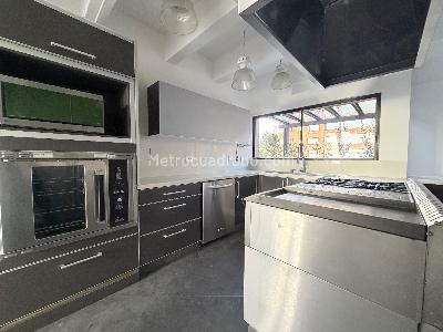 Apartamento de 3 alcobas en venta en Los Rosales Reservado, Bogotá, 346 m² · foto 6 de 8